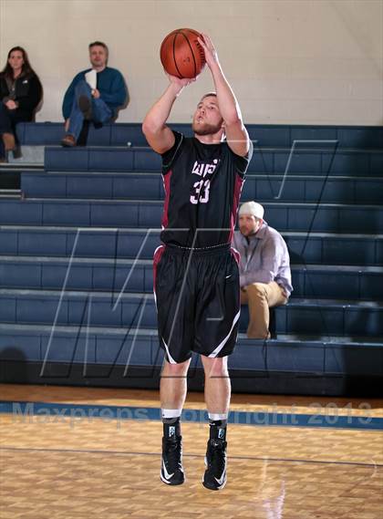 Thumbnail 3 in Carver vs Morristown-Hamblen West (Seymour Christmas Classic) photogallery.