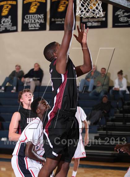 Thumbnail 1 in Carver vs Morristown-Hamblen West (Seymour Christmas Classic) photogallery.
