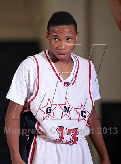 Thumbnail 1 in Carver vs Morristown-Hamblen West (Seymour Christmas Classic) photogallery.