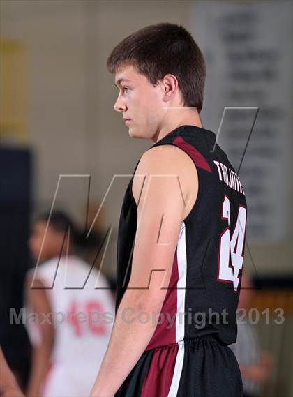 Thumbnail 3 in Carver vs Morristown-Hamblen West (Seymour Christmas Classic) photogallery.