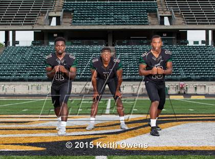 Thumbnail 2 in DeSoto (2015 Preseason Top 25 Photo Shoot)  photogallery.