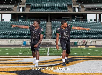 Thumbnail 2 in DeSoto (2015 Preseason Top 25 Photo Shoot)  photogallery.