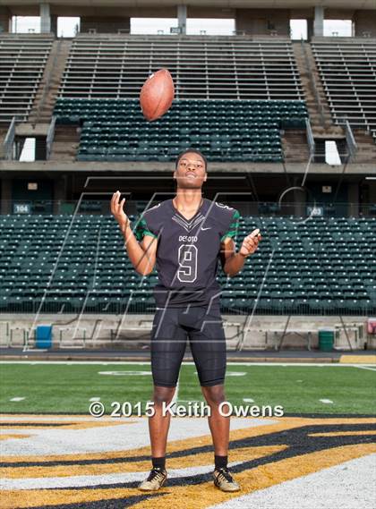 Thumbnail 2 in DeSoto (2015 Preseason Top 25 Photo Shoot)  photogallery.