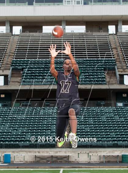 Thumbnail 3 in DeSoto (2015 Preseason Top 25 Photo Shoot)  photogallery.