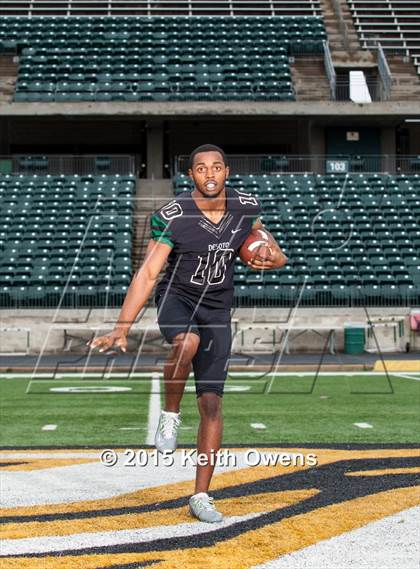 Thumbnail 2 in DeSoto (2015 Preseason Top 25 Photo Shoot)  photogallery.