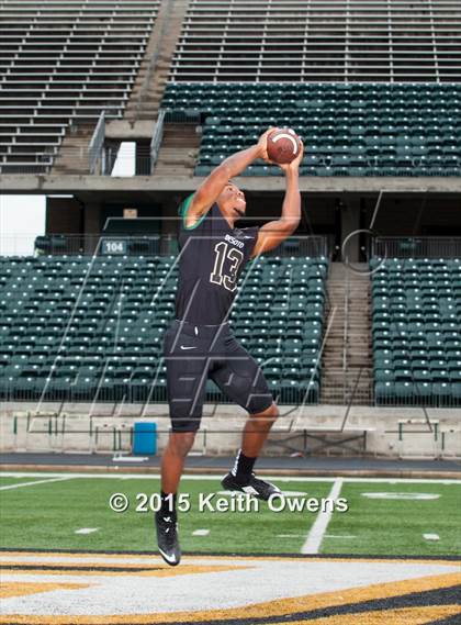 Thumbnail 2 in DeSoto (2015 Preseason Top 25 Photo Shoot)  photogallery.