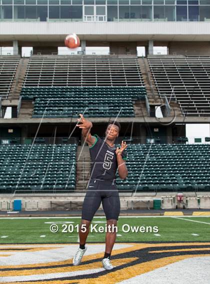 Thumbnail 1 in DeSoto (2015 Preseason Top 25 Photo Shoot)  photogallery.