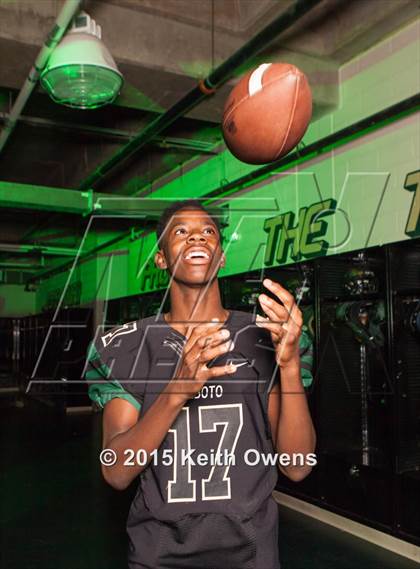 Thumbnail 3 in DeSoto (2015 Preseason Top 25 Photo Shoot)  photogallery.