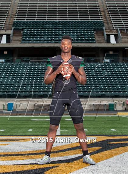 Thumbnail 3 in DeSoto (2015 Preseason Top 25 Photo Shoot)  photogallery.