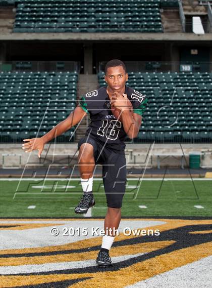 Thumbnail 3 in DeSoto (2015 Preseason Top 25 Photo Shoot)  photogallery.