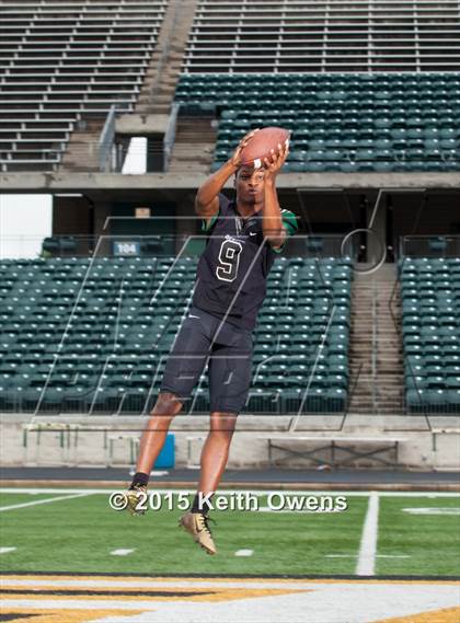 Thumbnail 2 in DeSoto (2015 Preseason Top 25 Photo Shoot)  photogallery.