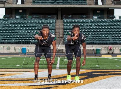 Thumbnail 3 in DeSoto (2015 Preseason Top 25 Photo Shoot)  photogallery.