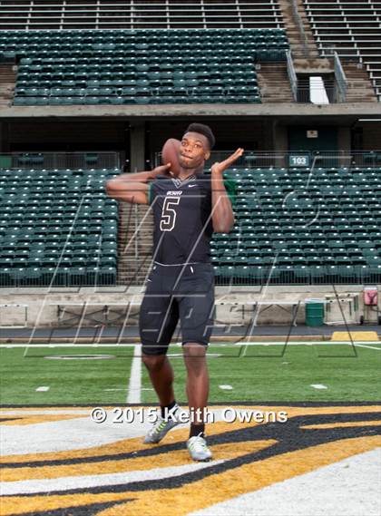 Thumbnail 2 in DeSoto (2015 Preseason Top 25 Photo Shoot)  photogallery.
