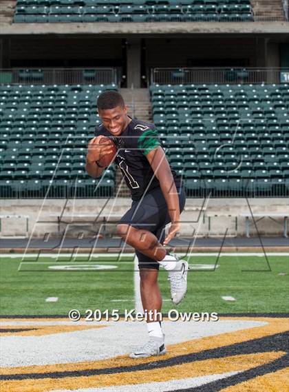 Thumbnail 1 in DeSoto (2015 Preseason Top 25 Photo Shoot)  photogallery.