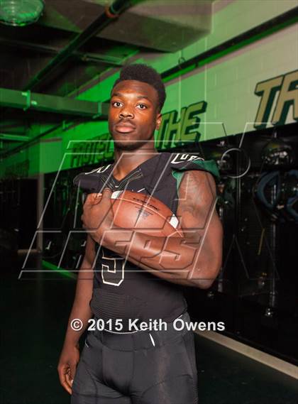 Thumbnail 3 in DeSoto (2015 Preseason Top 25 Photo Shoot)  photogallery.