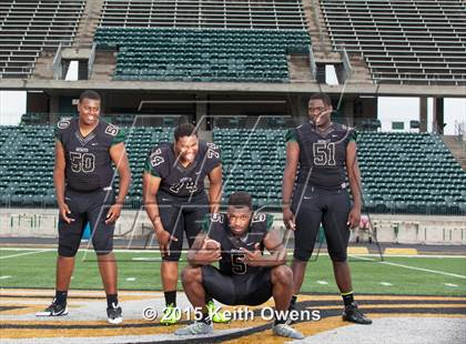 Thumbnail 1 in DeSoto (2015 Preseason Top 25 Photo Shoot)  photogallery.