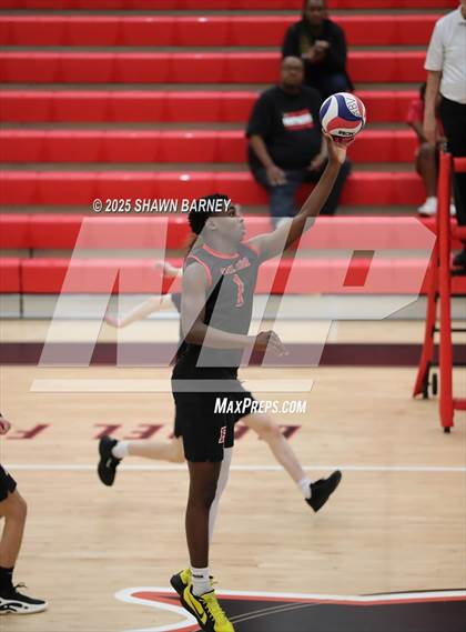 Thumbnail 2 in Indianapolis Shortridge @ Park Tudor photogallery.