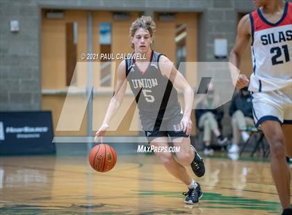 Thumbnail 2 in Union vs. Silas (Hardwood Invite 1st Round) photogallery.