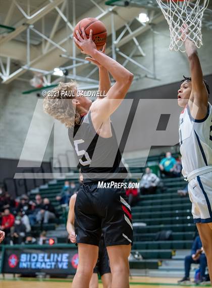Thumbnail 1 in Union vs. Silas (Hardwood Invite 1st Round) photogallery.