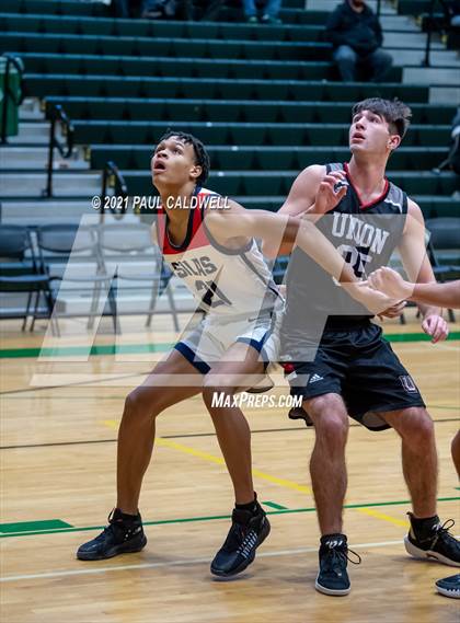 Thumbnail 1 in Union vs. Silas (Hardwood Invite 1st Round) photogallery.