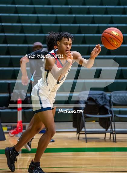 Thumbnail 2 in Union vs. Silas (Hardwood Invite 1st Round) photogallery.