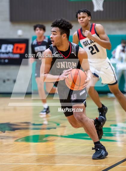 Thumbnail 2 in Union vs. Silas (Hardwood Invite 1st Round) photogallery.