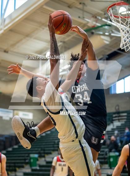Thumbnail 3 in Union vs. Silas (Hardwood Invite 1st Round) photogallery.