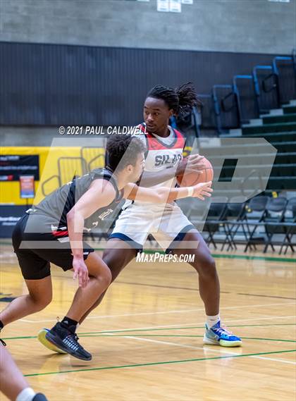 Thumbnail 1 in Union vs. Silas (Hardwood Invite 1st Round) photogallery.