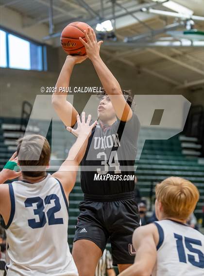 Thumbnail 1 in Union vs. Silas (Hardwood Invite 1st Round) photogallery.
