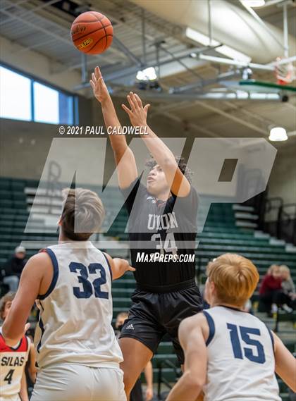 Thumbnail 3 in Union vs. Silas (Hardwood Invite 1st Round) photogallery.