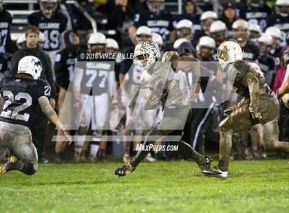 Thumbnail 3 in Sumner vs. Bellarmine Prep photogallery.