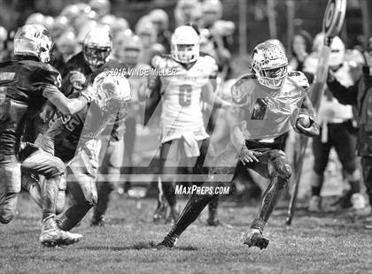 Thumbnail 1 in Sumner vs. Bellarmine Prep photogallery.