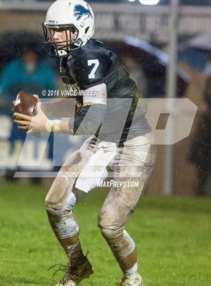 Thumbnail 1 in Sumner vs. Bellarmine Prep photogallery.