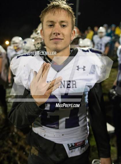 Thumbnail 1 in Sumner vs. Bellarmine Prep photogallery.