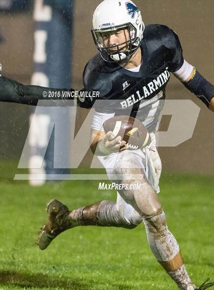 Thumbnail 2 in Sumner vs. Bellarmine Prep photogallery.