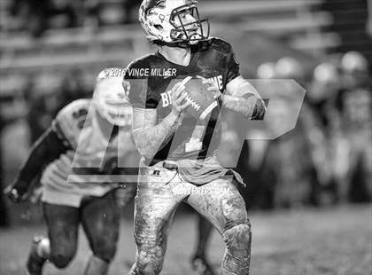 Thumbnail 2 in Sumner vs. Bellarmine Prep photogallery.