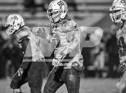 Thumbnail 2 in Sumner vs. Bellarmine Prep photogallery.