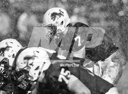 Thumbnail 3 in Sumner vs. Bellarmine Prep photogallery.