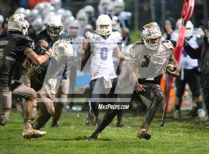 Thumbnail 3 in Sumner vs. Bellarmine Prep photogallery.