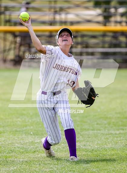 Thumbnail 1 in Washington vs Johnston (Jefferson Varsity Classic) photogallery.