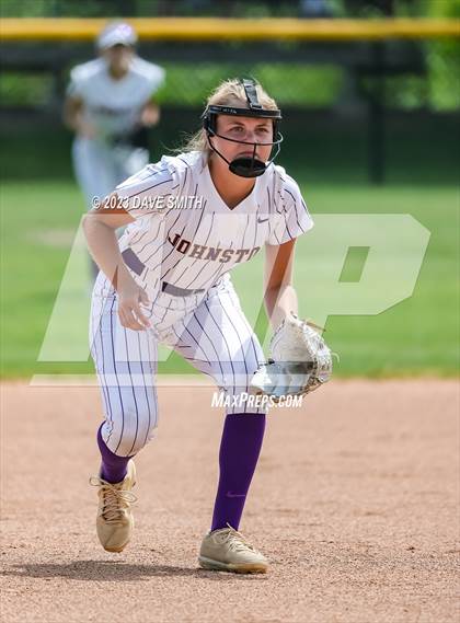 Thumbnail 1 in Washington vs Johnston (Jefferson Varsity Classic) photogallery.