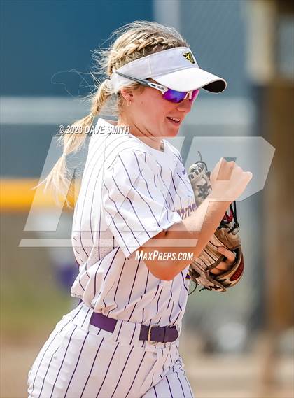 Thumbnail 1 in Washington vs Johnston (Jefferson Varsity Classic) photogallery.