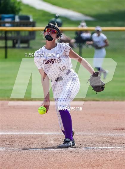Thumbnail 1 in Washington vs Johnston (Jefferson Varsity Classic) photogallery.