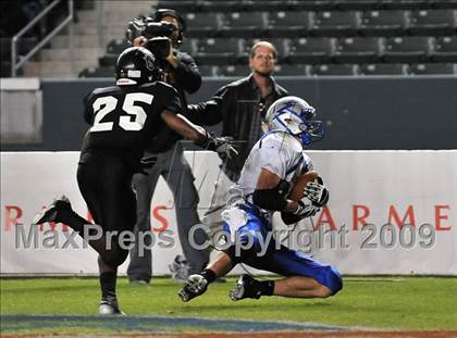 Thumbnail 2 in Rocklin vs. Servite (CIF State D2 Final) photogallery.