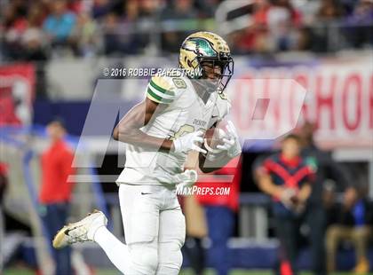 Thumbnail 3 in DeSoto vs. Cedar Hill (UIL 6A Regional Final) photogallery.