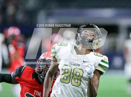 Thumbnail 3 in DeSoto vs. Cedar Hill (UIL 6A Regional Final) photogallery.