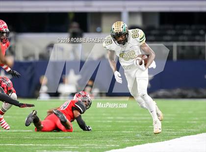 Thumbnail 1 in DeSoto vs. Cedar Hill (UIL 6A Regional Final) photogallery.