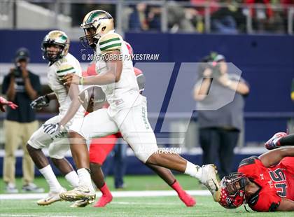 Thumbnail 2 in DeSoto vs. Cedar Hill (UIL 6A Regional Final) photogallery.