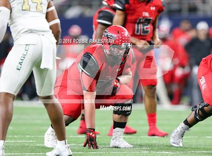 Thumbnail 2 in DeSoto vs. Cedar Hill (UIL 6A Regional Final) photogallery.