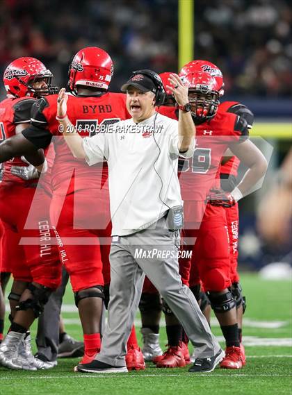 Thumbnail 1 in DeSoto vs. Cedar Hill (UIL 6A Regional Final) photogallery.